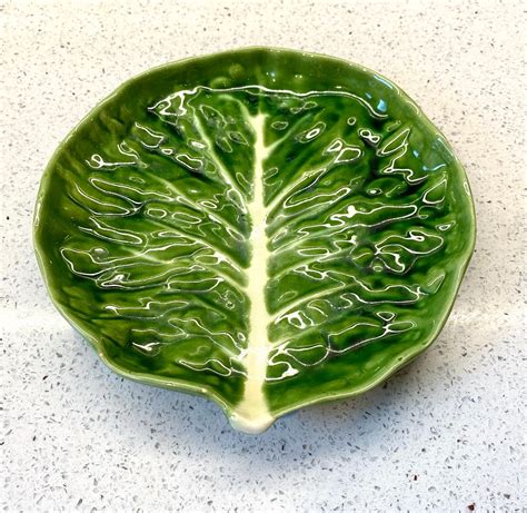 Vintage Majolica Green 8" Cabbage Leaf Plate 9. . Vintage cabbage plates